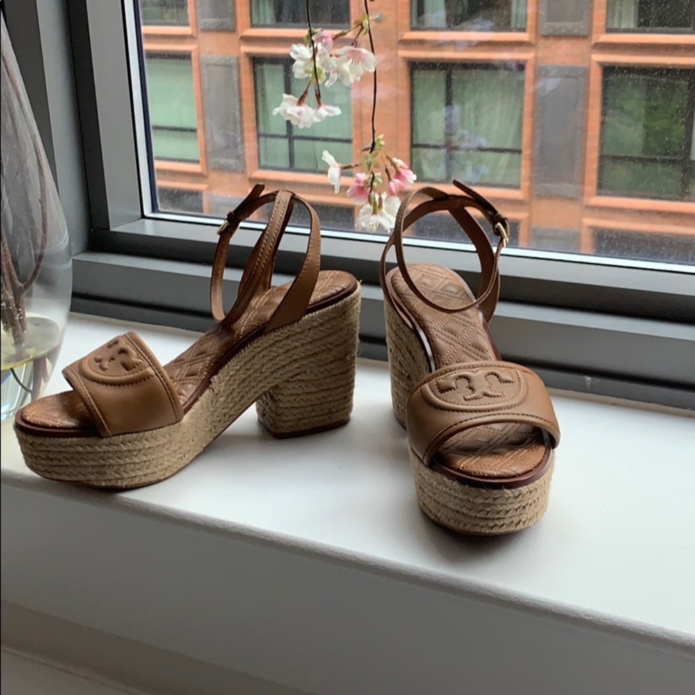 Super cute summer Tory Burch Espadrilles like new! - Picture 2 of 8